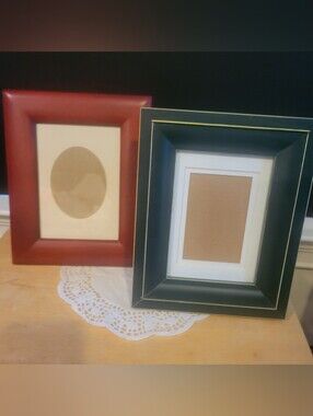 Pair of 2 Wood Picture Frames Burnt Red & Kelly Green 3 x 4.5 Wall or Free Stand